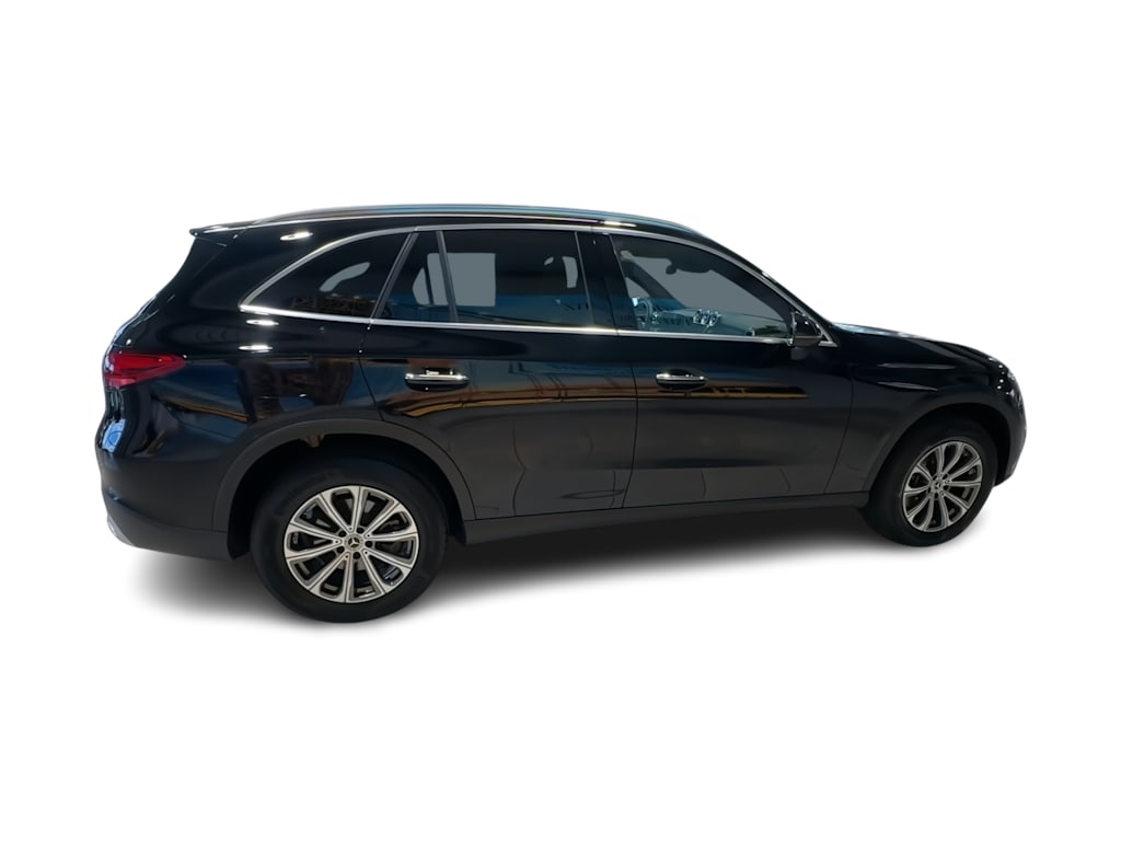 Thumbnail: 2026 Mercedes-Benz GLC - 27