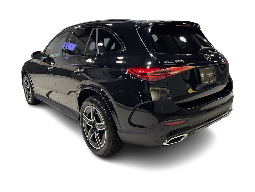 Thumbnail: 2025 Mercedes-Benz GLC - 4