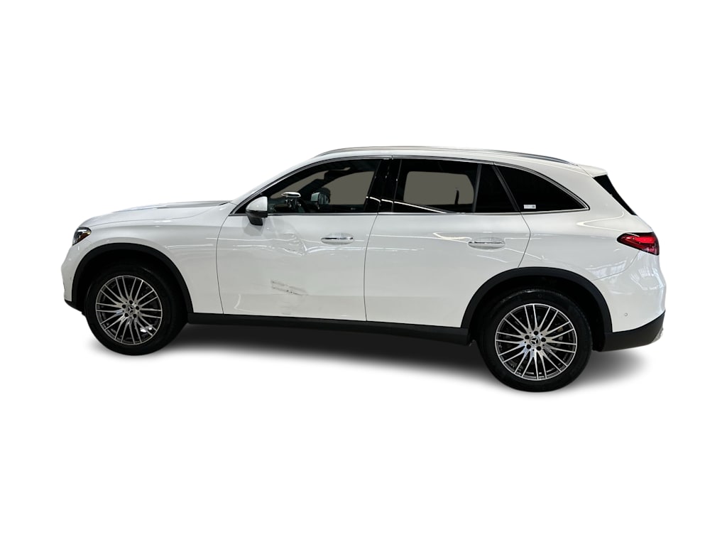 Thumbnail: 2023 Mercedes-Benz GLC - 28