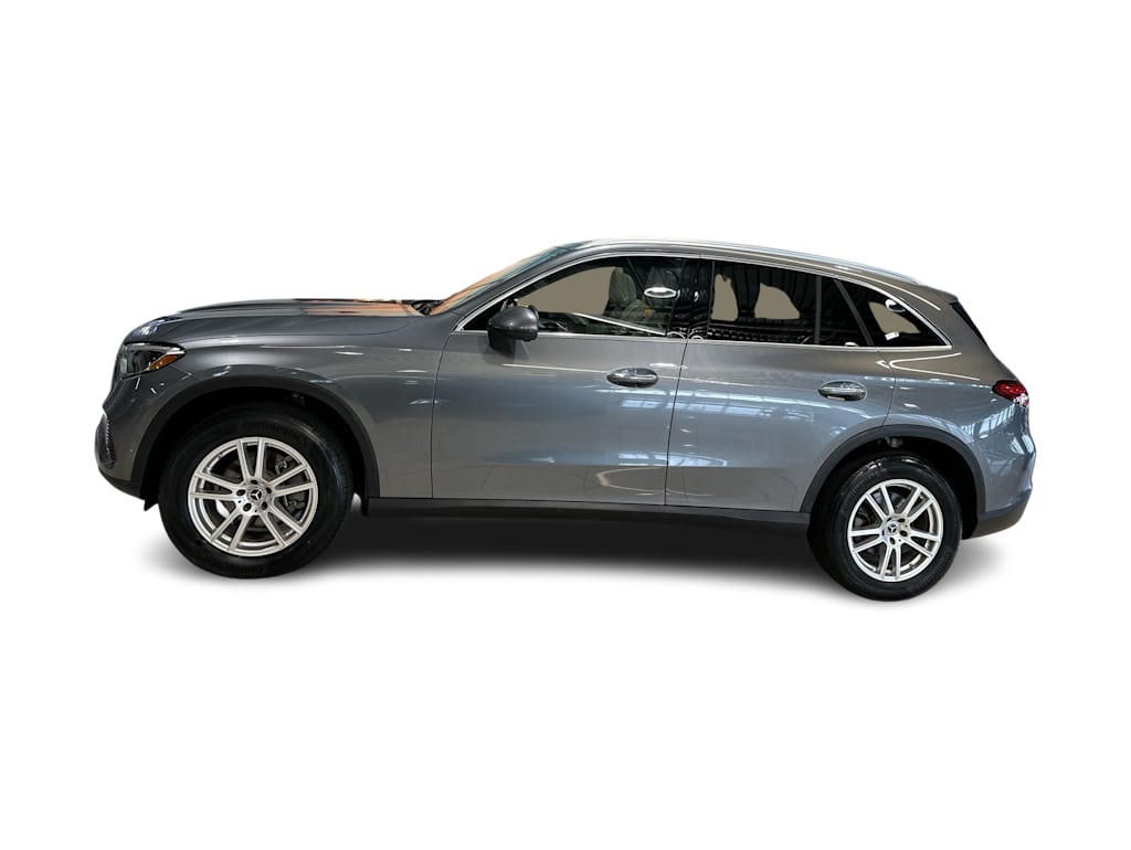 Thumbnail: 2023 Mercedes-Benz GLC - 29