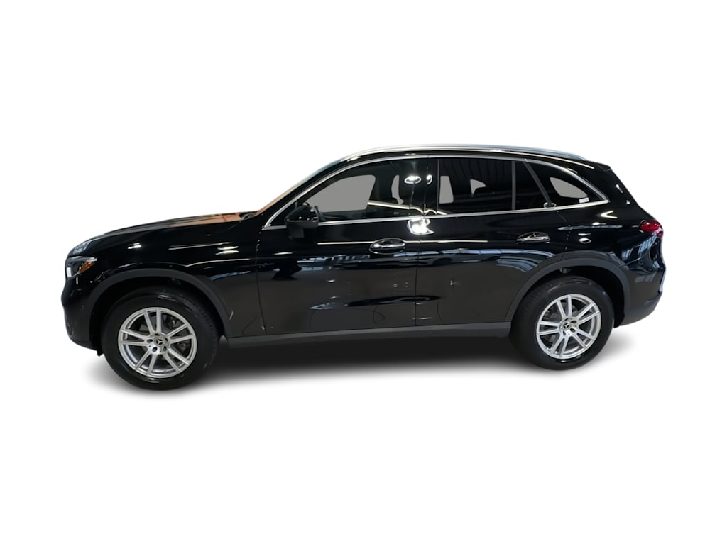 Thumbnail: 2023 Mercedes-Benz GLC - 3