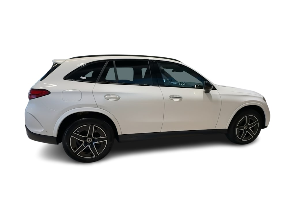 Thumbnail: 2025 Mercedes-Benz GLC - 25