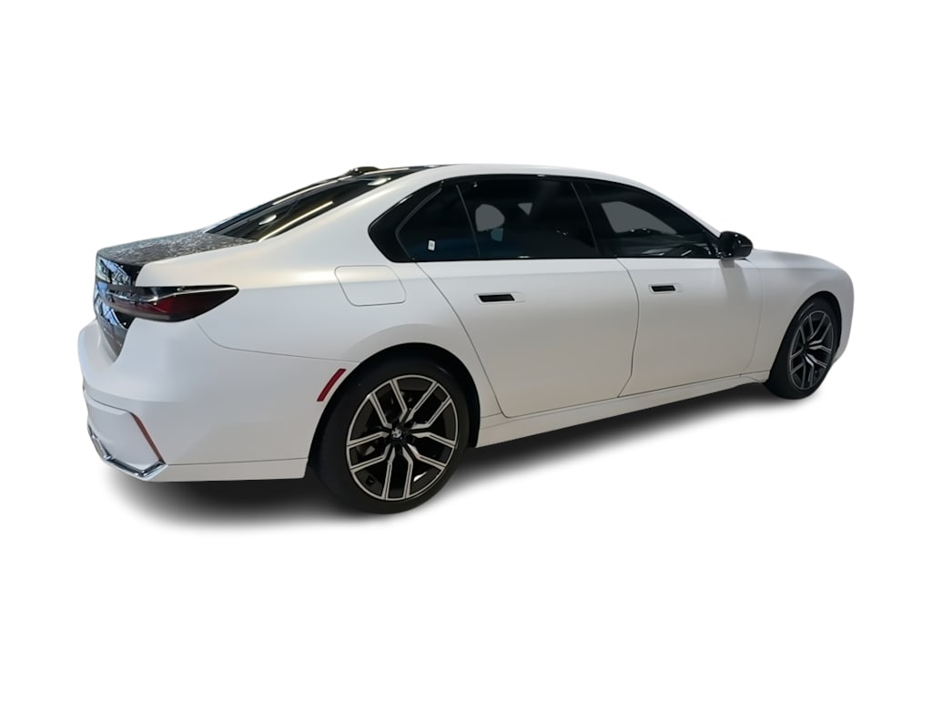 Thumbnail: 2024 BMW 7 Series - 24