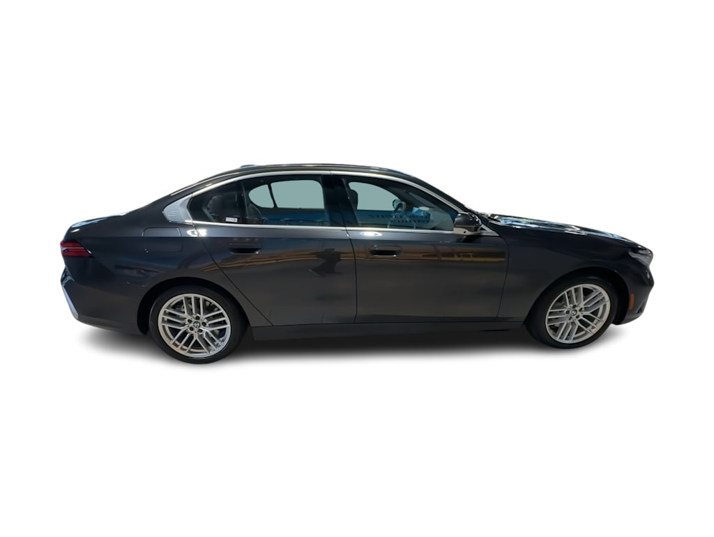 Thumbnail: 2024 BMW 5 Series - 25