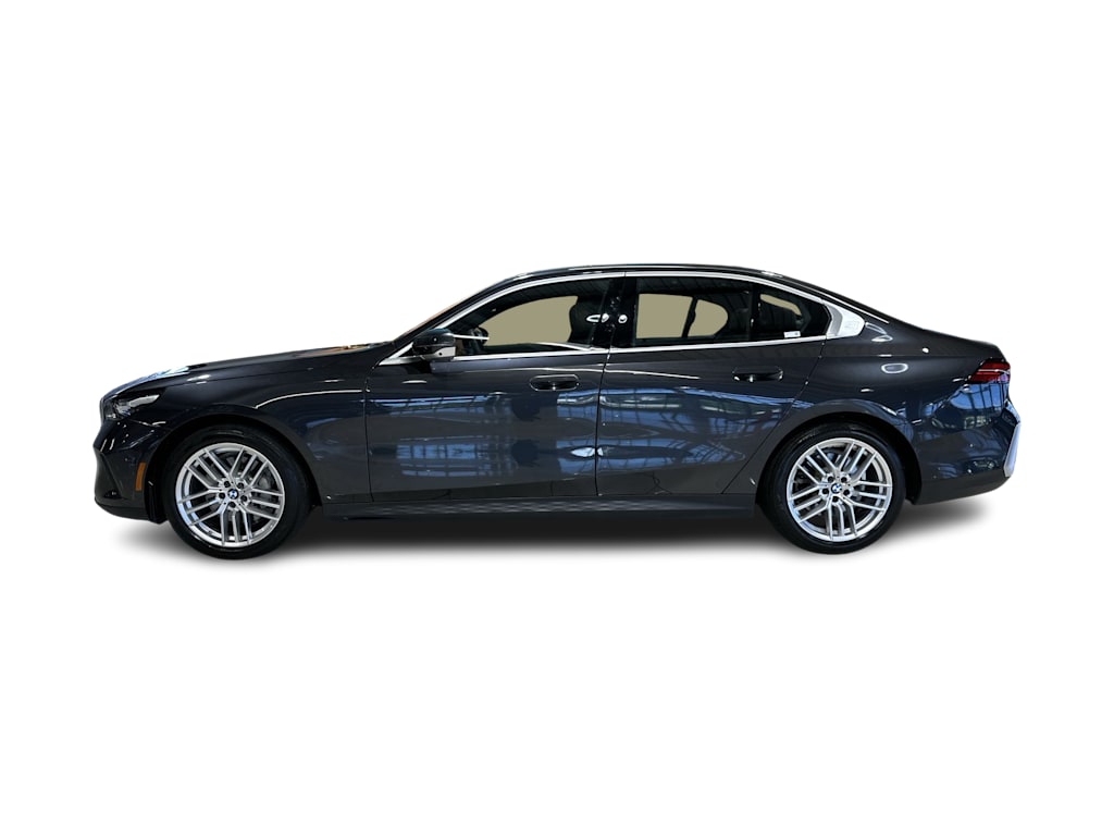 Thumbnail: 2024 BMW 5 Series - 27
