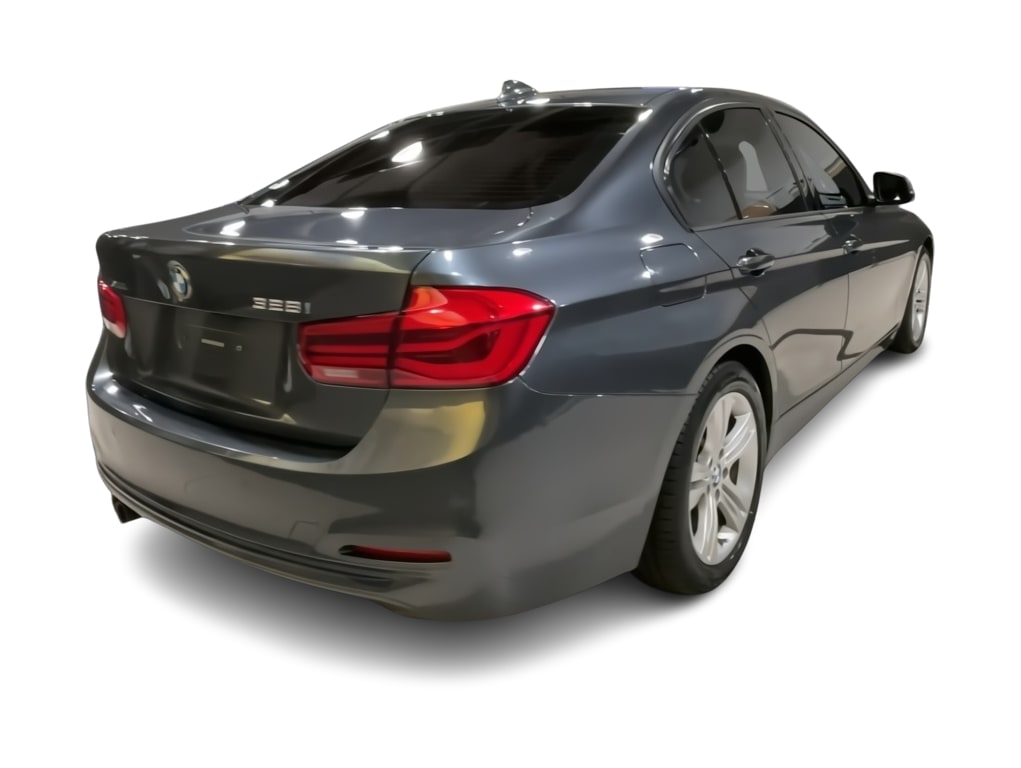 Thumbnail: 2016 BMW 3 Series - 26