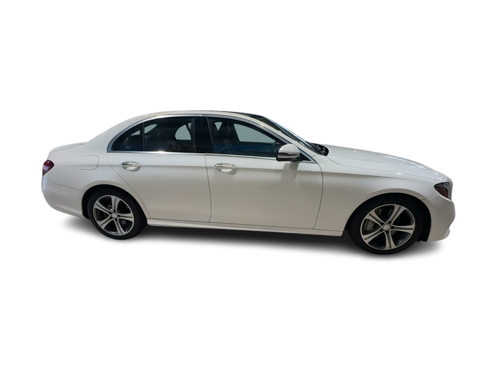 Thumbnail: 2017 Mercedes-Benz E-Class - 26