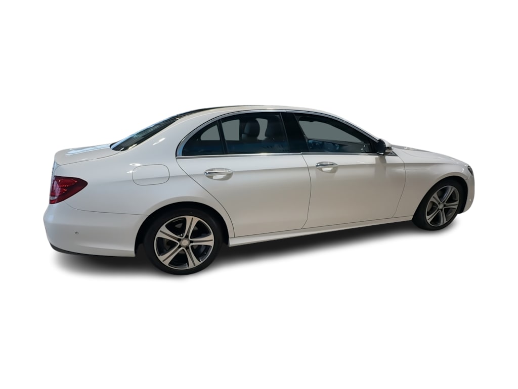 Thumbnail: 2017 Mercedes-Benz E-Class - 25