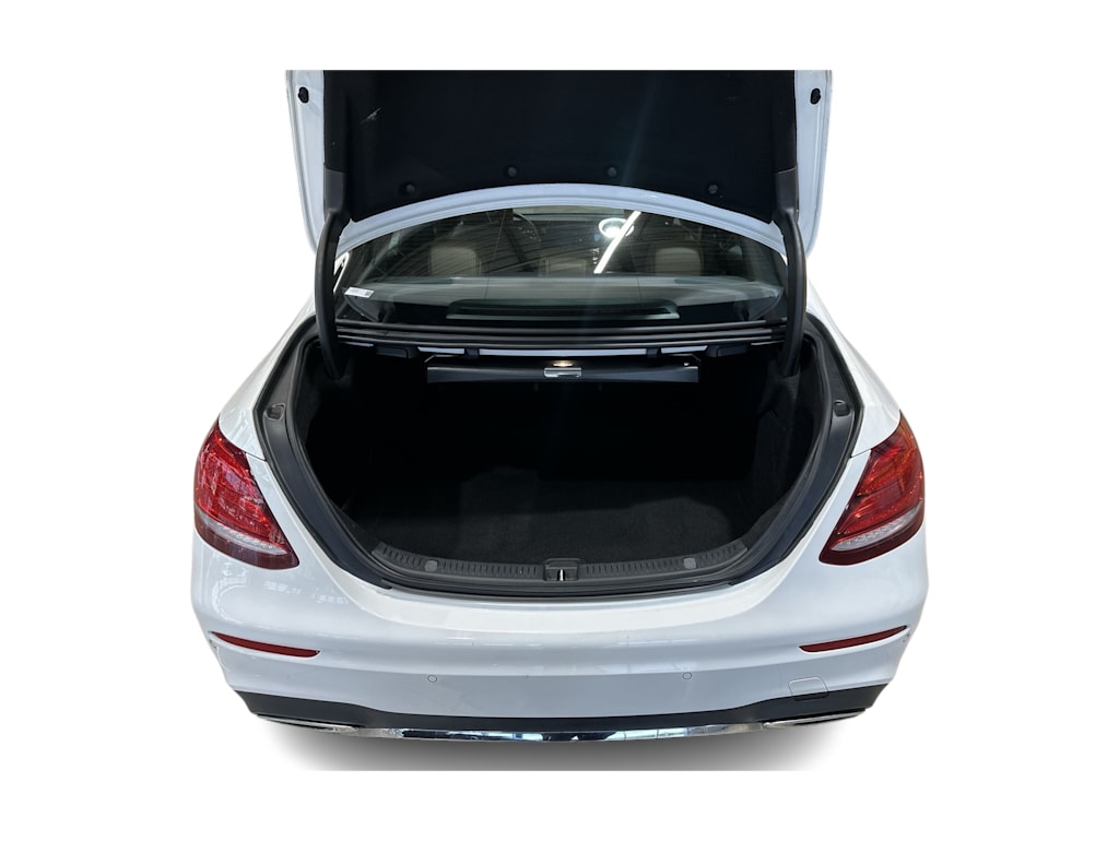 Thumbnail: 2017 Mercedes-Benz E-Class - 15