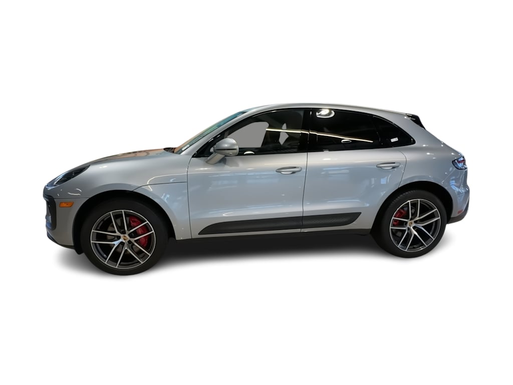 Thumbnail: 2022 Porsche Macan - 22