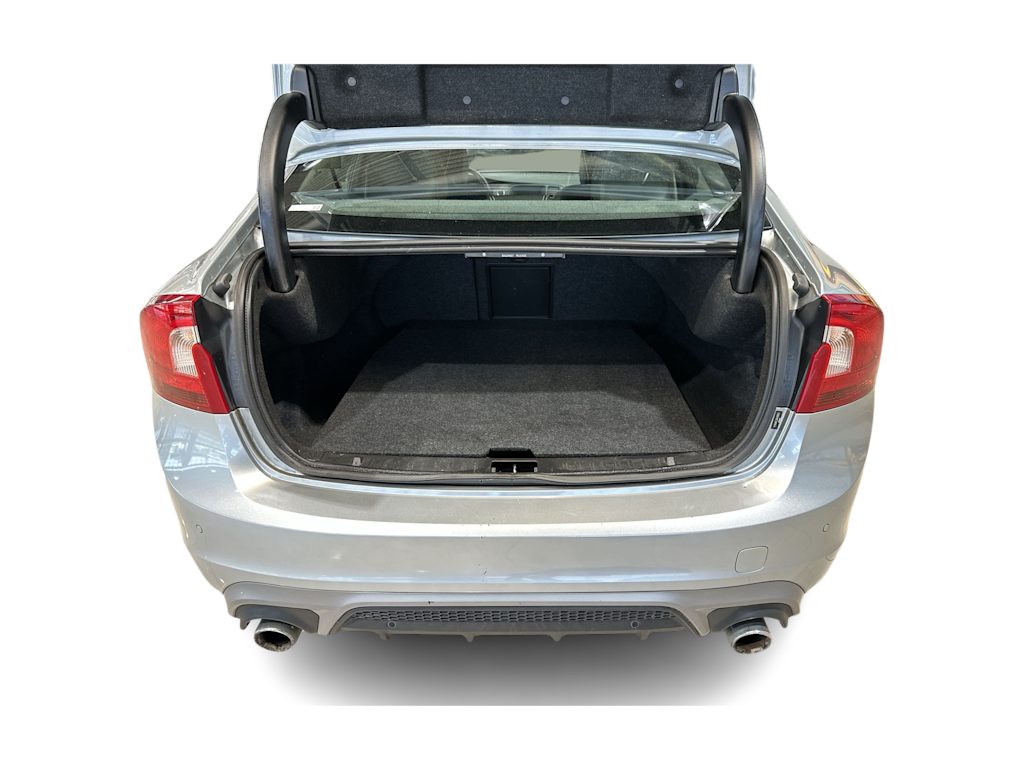 Thumbnail: 2017 Volvo S60 - 16