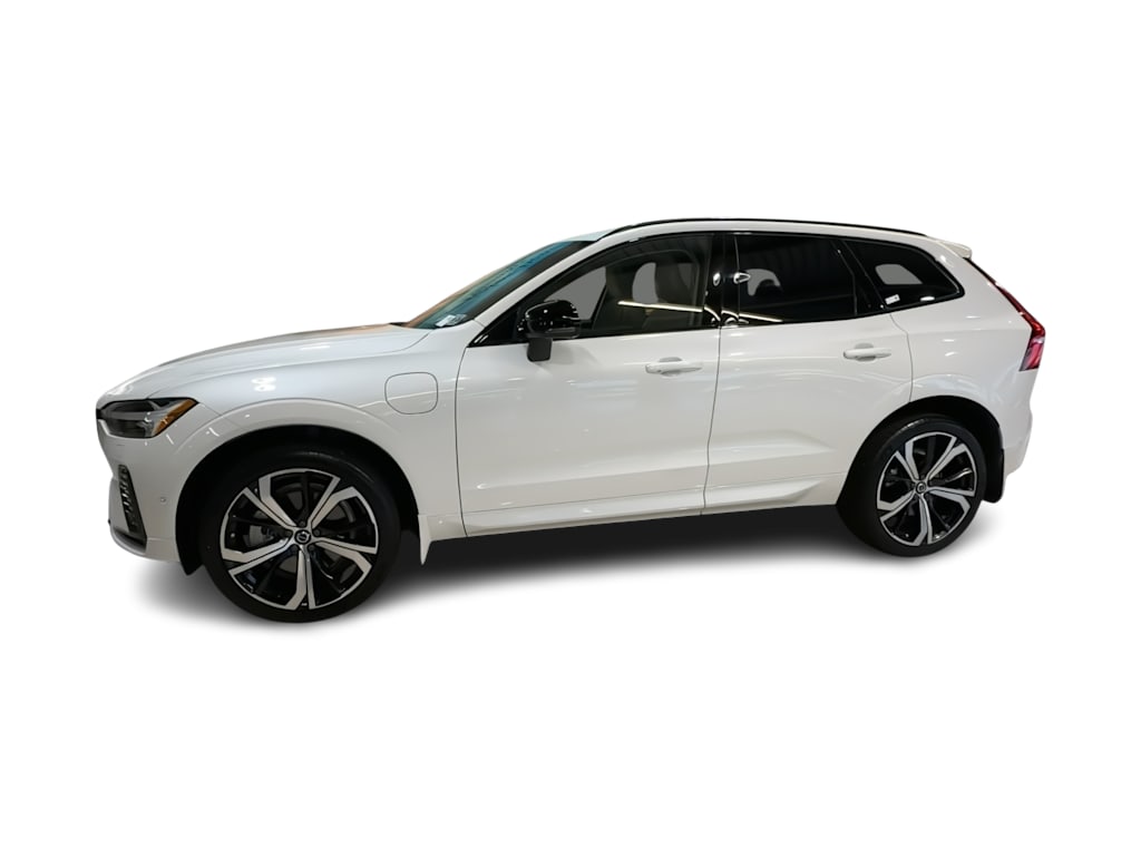 Thumbnail: 2025 Volvo XC60 - 22