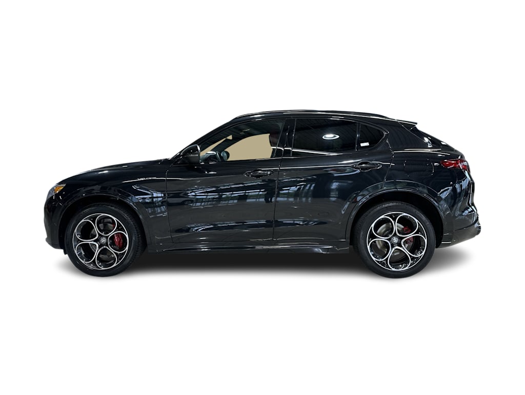 Thumbnail: 2022 Alfa Romeo Stelvio - 29