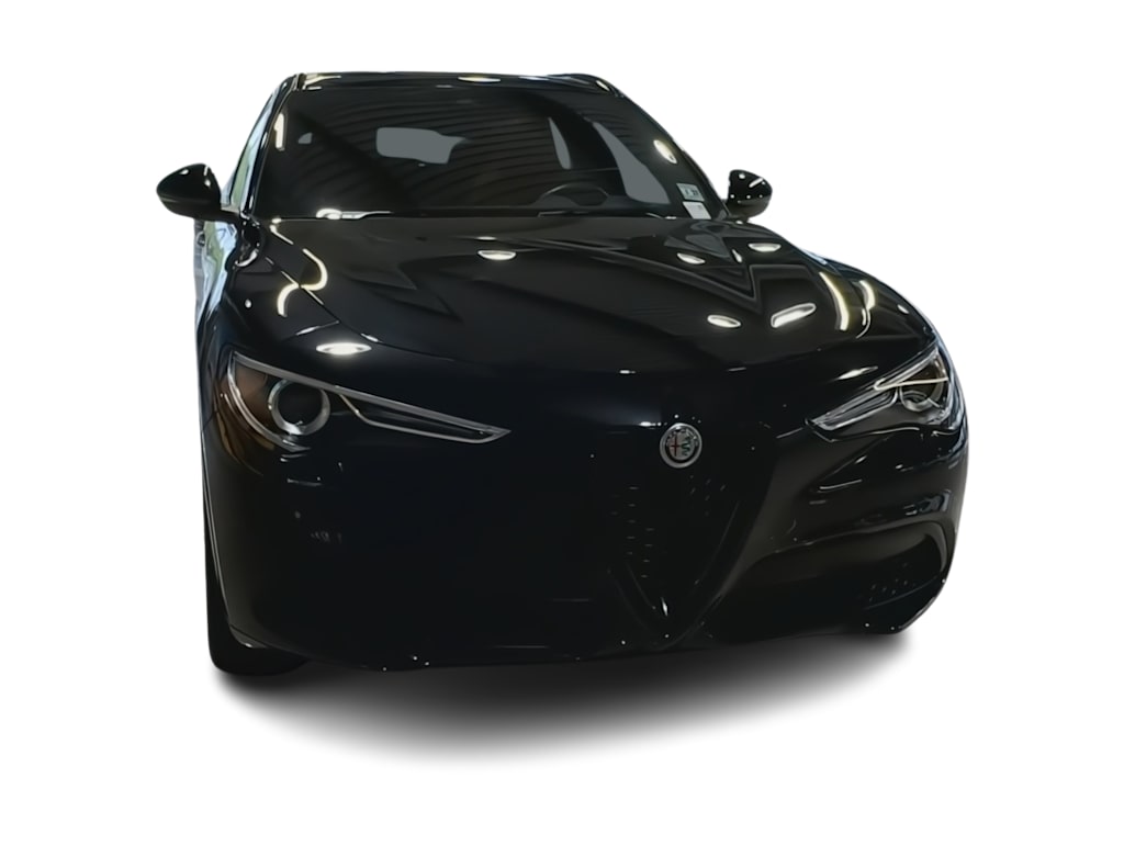 Thumbnail: 2022 Alfa Romeo Stelvio - 6
