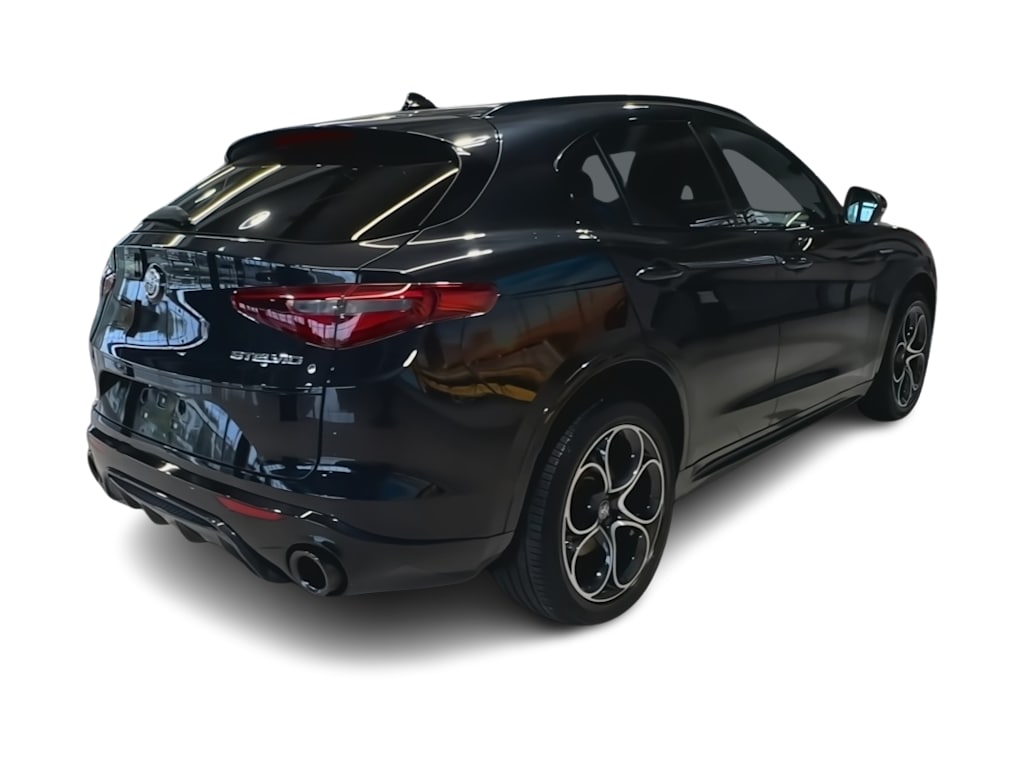 Thumbnail: 2022 Alfa Romeo Stelvio - 26