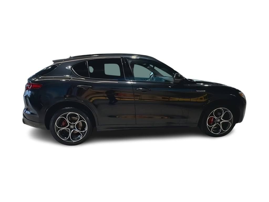 Thumbnail: 2022 Alfa Romeo Stelvio - 27