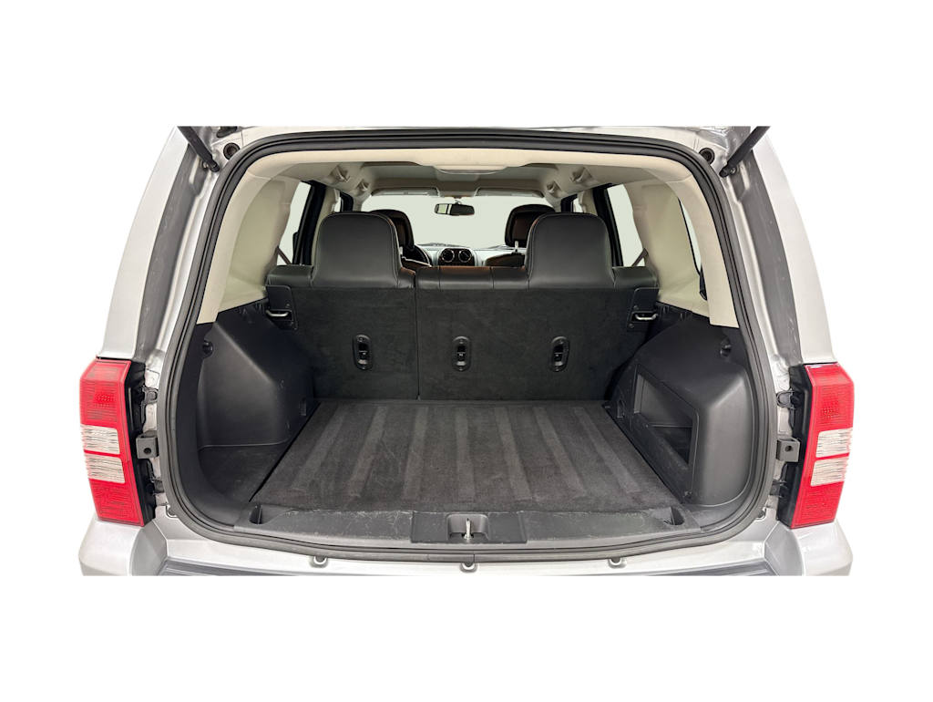 Thumbnail: 2016 Jeep Patriot - 17