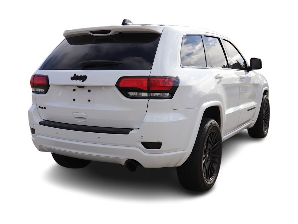 Thumbnail: 2017 Jeep Grand Cherokee - 11