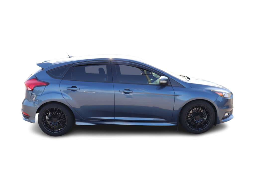 Thumbnail: 2018 Ford Focus - 10