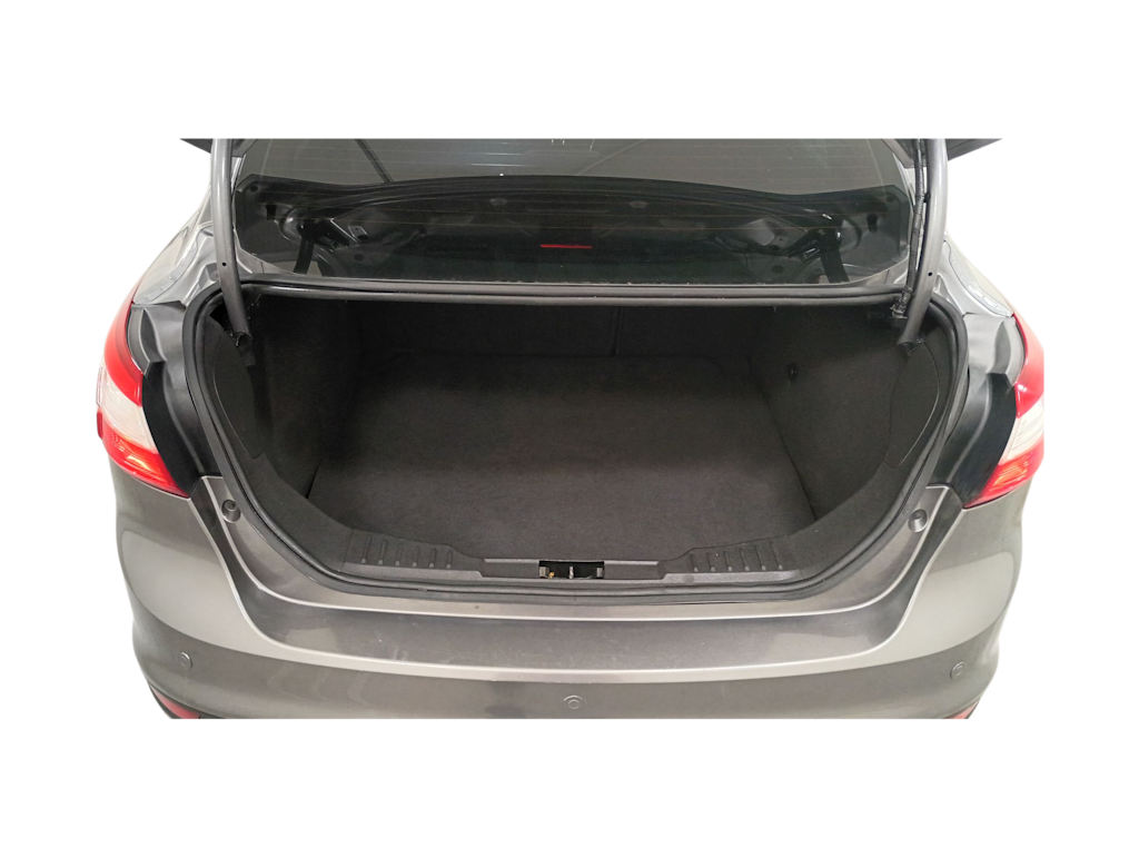 Thumbnail: 2012 Ford Focus - 18