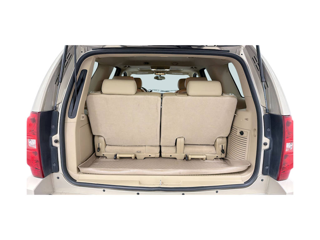 Thumbnail: 2010 Chevrolet Tahoe - 19