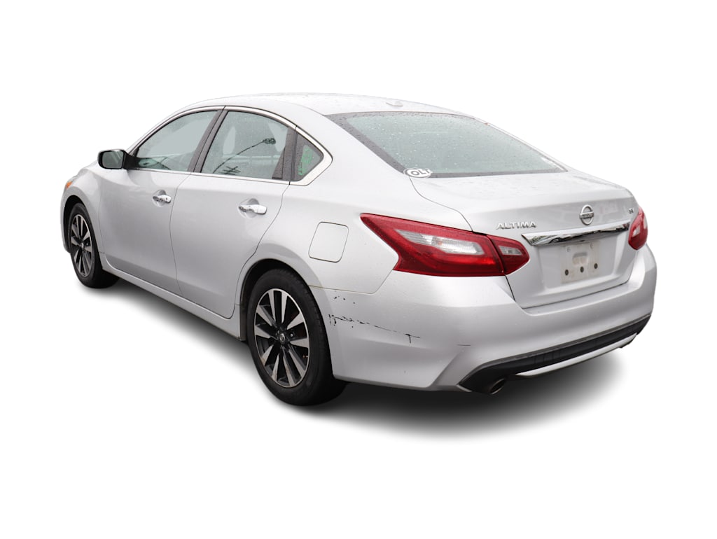 Thumbnail: 2018 Nissan Altima - 4