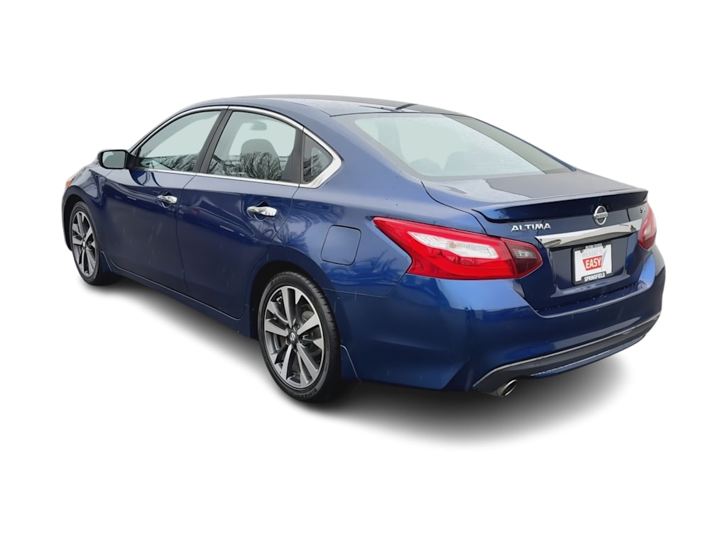 Thumbnail: 2017 Nissan Altima - 4