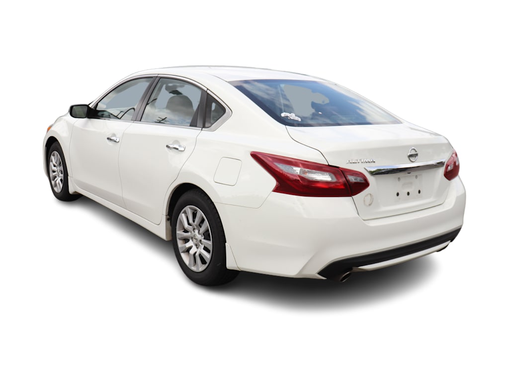Thumbnail: 2018 Nissan Altima - 4