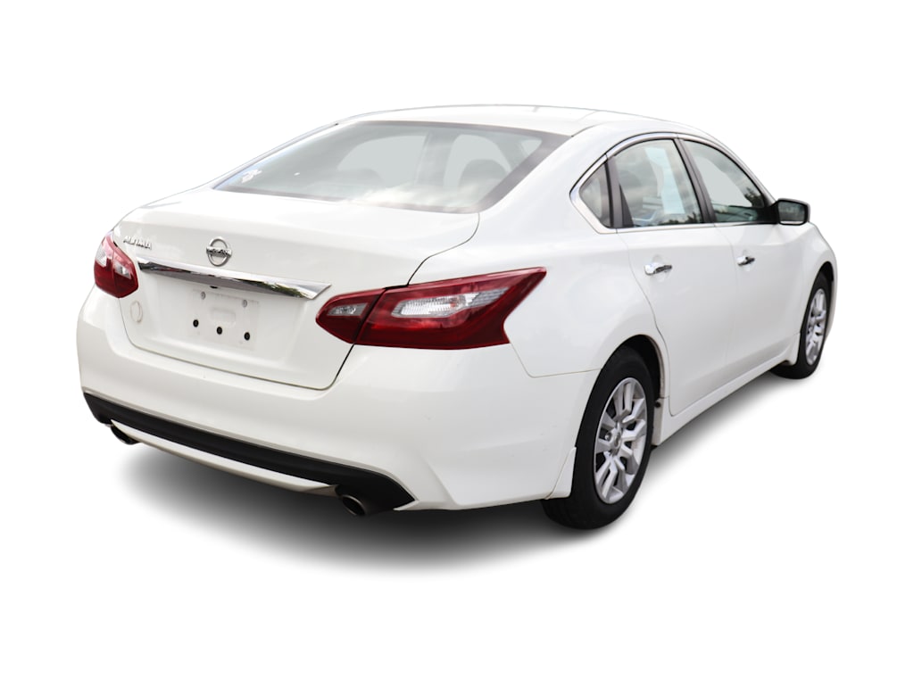 Thumbnail: 2018 Nissan Altima - 11