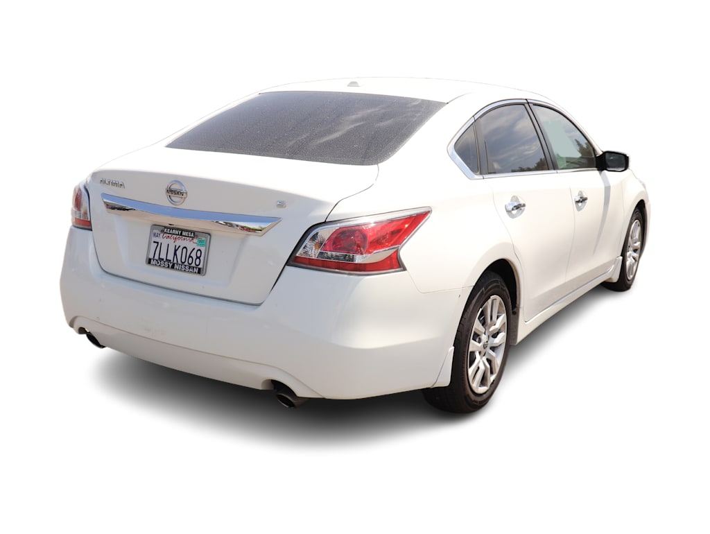 Thumbnail: 2015 Nissan Altima - 11