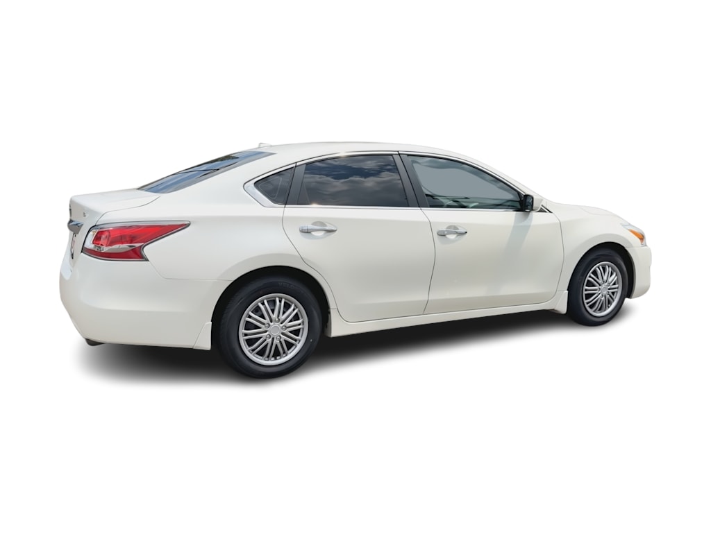 Thumbnail: 2015 Nissan Altima - 23