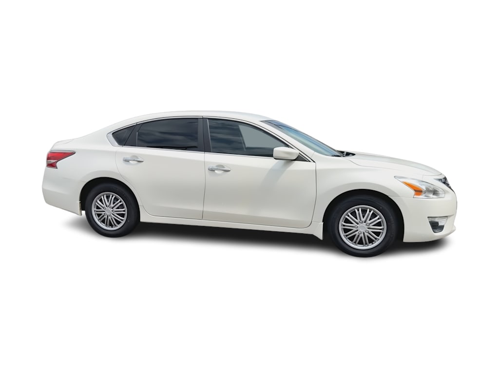 Thumbnail: 2015 Nissan Altima - 24