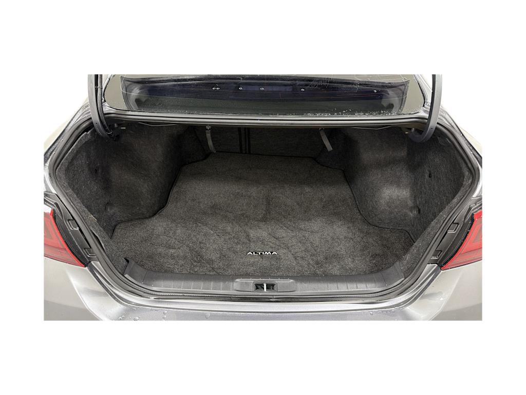 Thumbnail: 2018 Nissan Altima - 18