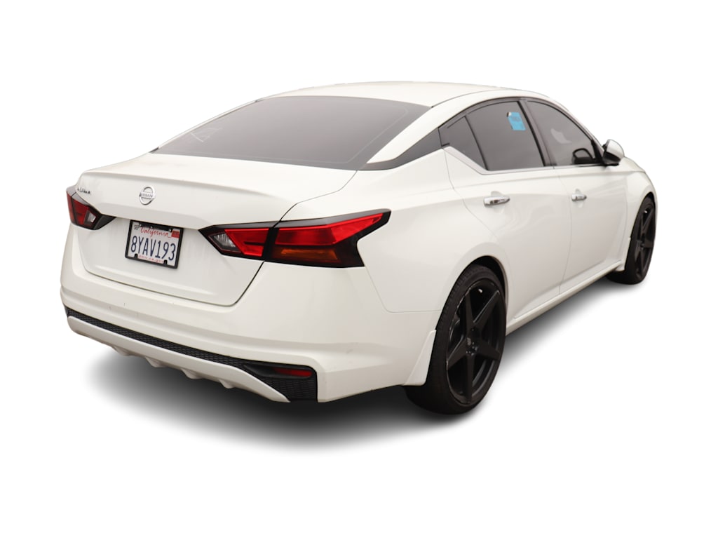 Thumbnail: 2021 Nissan Altima - 11