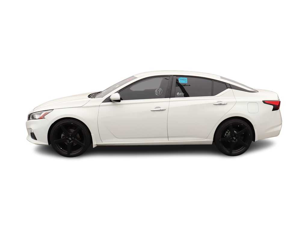 Thumbnail: 2021 Nissan Altima - 3
