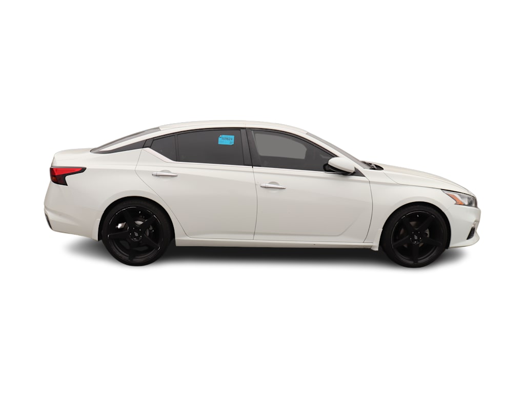 Thumbnail: 2021 Nissan Altima - 10