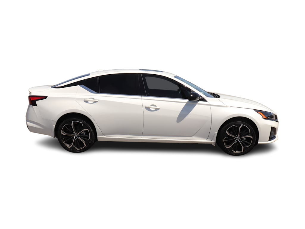 Thumbnail: 2023 Nissan Altima - 10