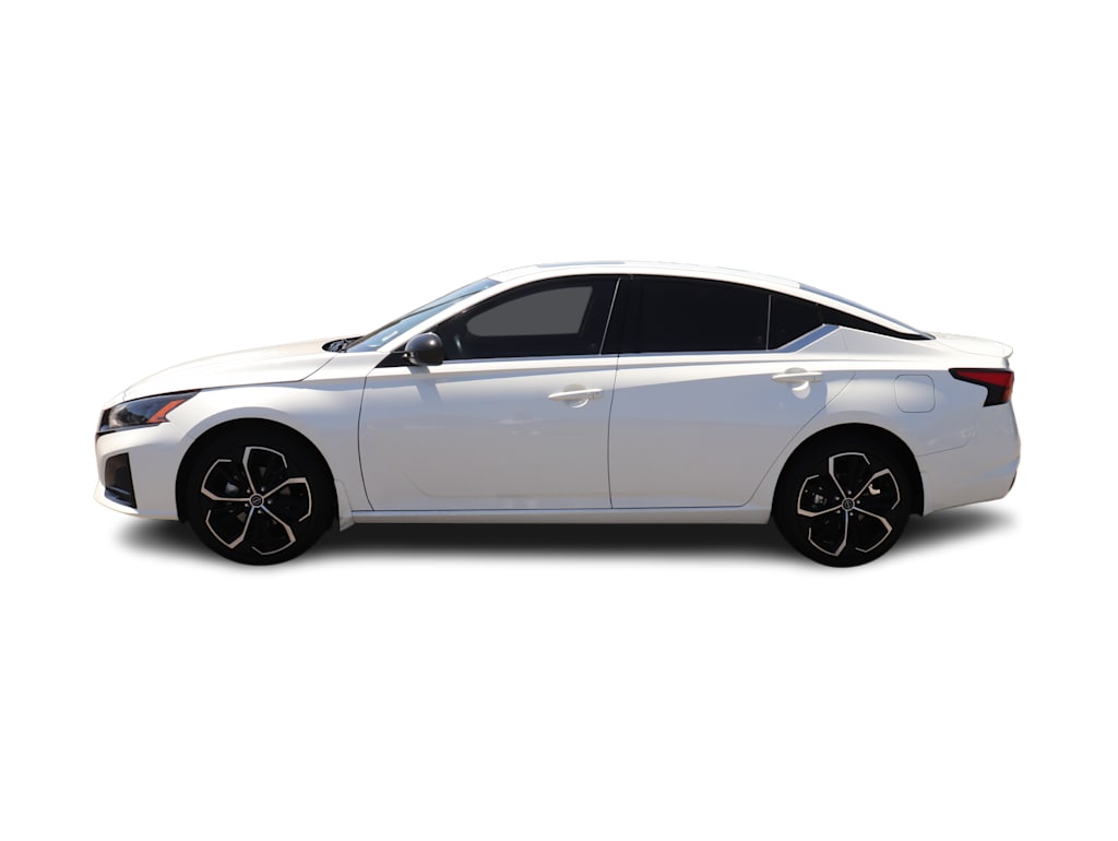 Thumbnail: 2023 Nissan Altima - 3