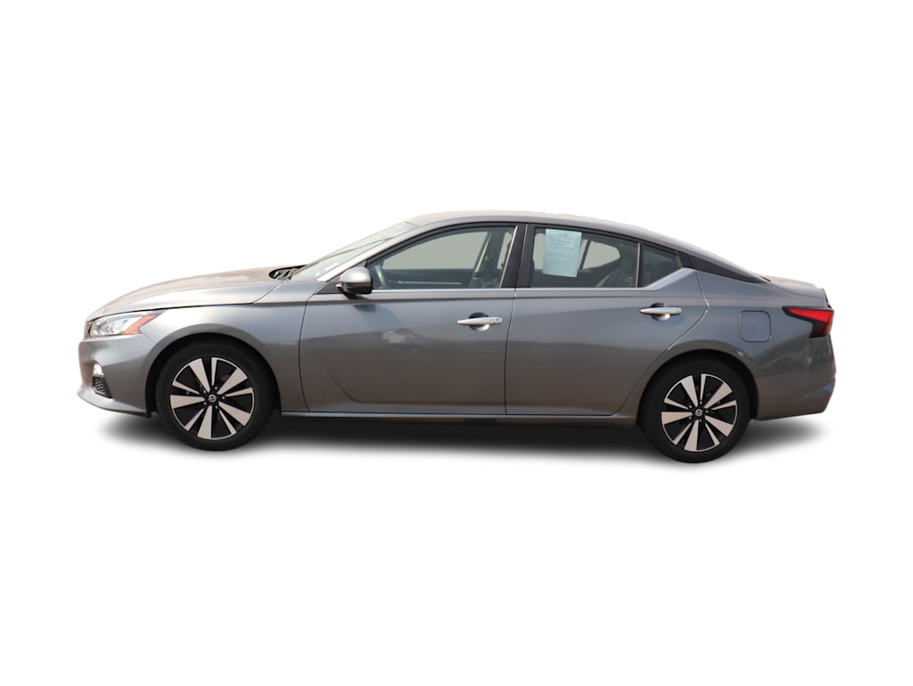 Thumbnail: 2022 Nissan Altima - 3