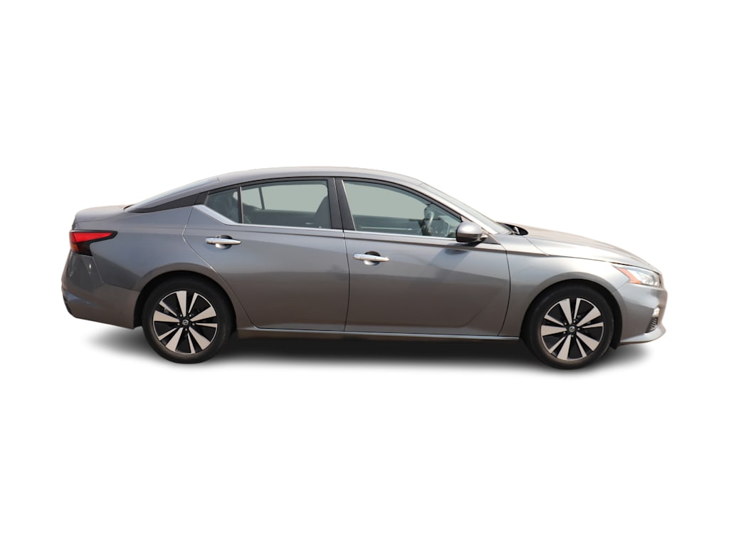 Thumbnail: 2022 Nissan Altima - 10