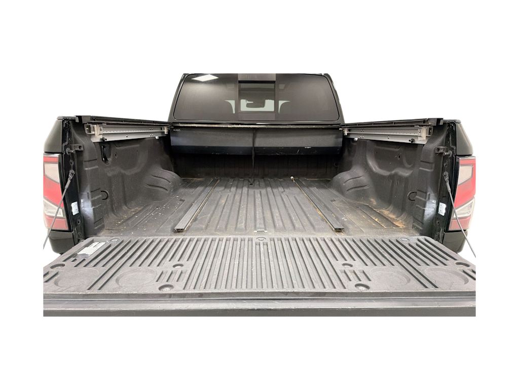 Thumbnail: 2020 Nissan Titan - 17