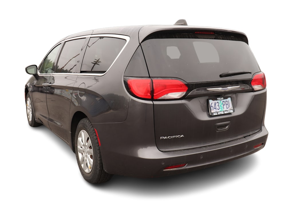 Thumbnail: 2019 Chrysler Pacifica - 3