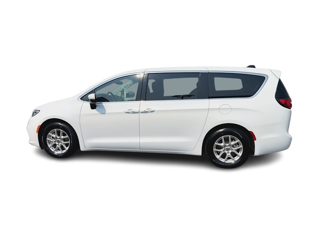 Thumbnail: 2023 Chrysler Pacifica - 19