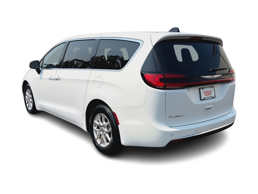 Thumbnail: 2023 Chrysler Pacifica - 4