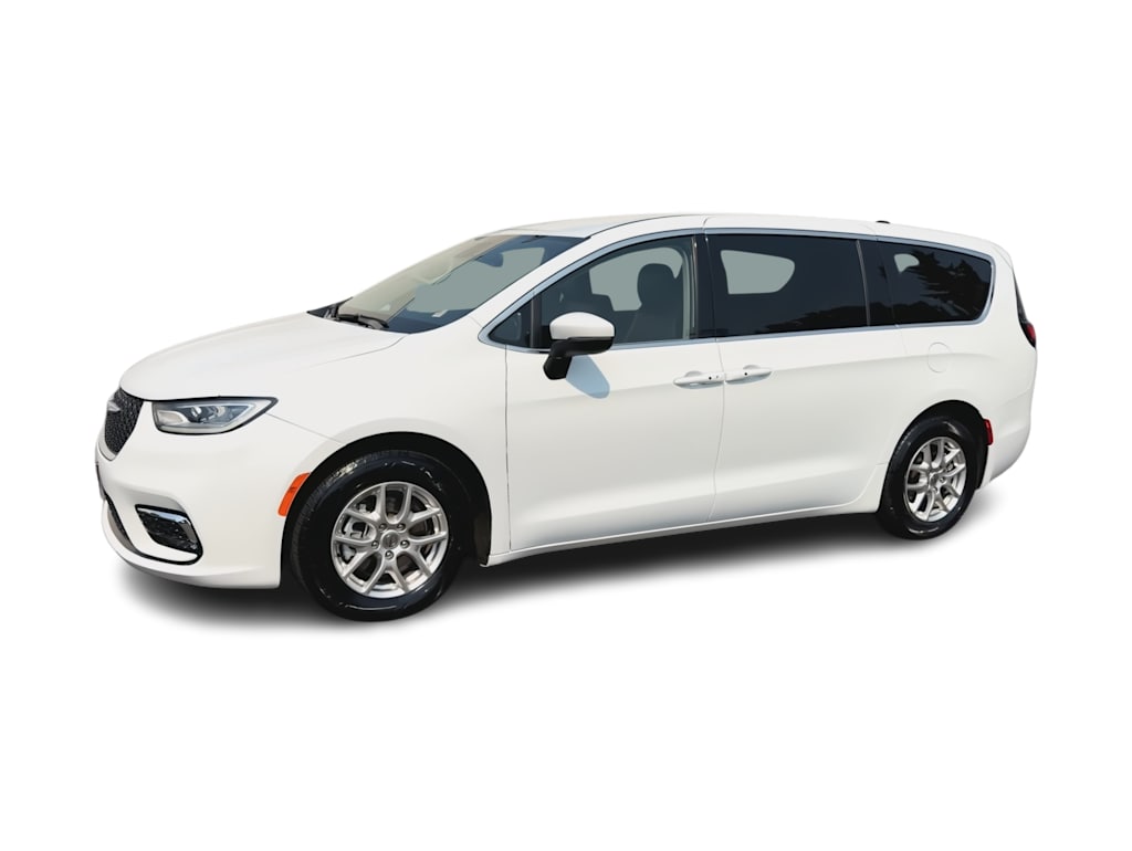 Thumbnail: 2023 Chrysler Pacifica - 3