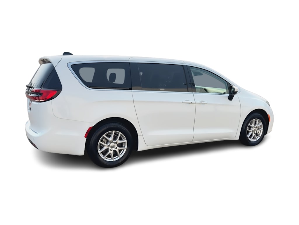 Thumbnail: 2023 Chrysler Pacifica - 21