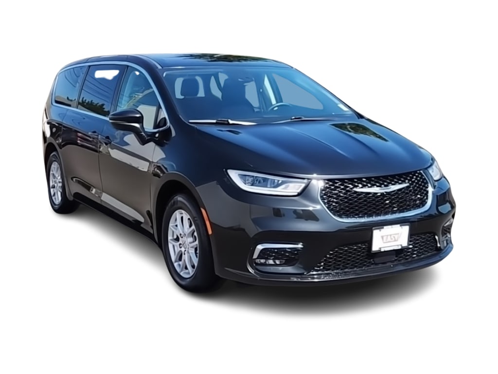 Thumbnail: 2023 Chrysler Pacifica - 22