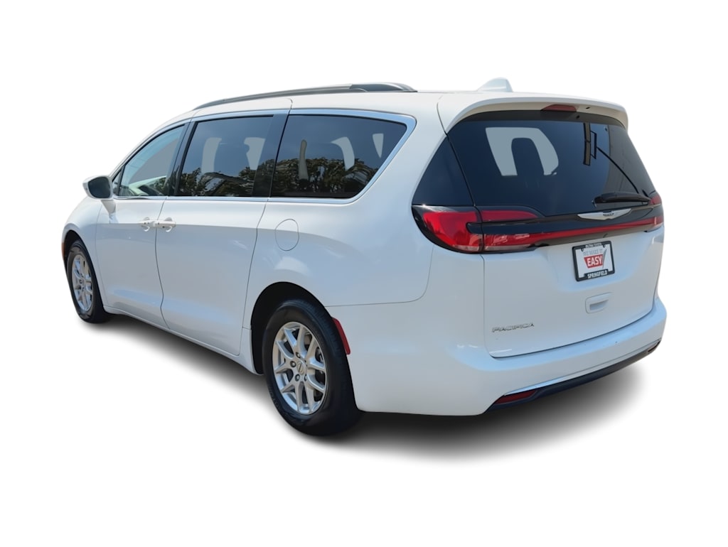 Thumbnail: 2022 Chrysler Pacifica - 4
