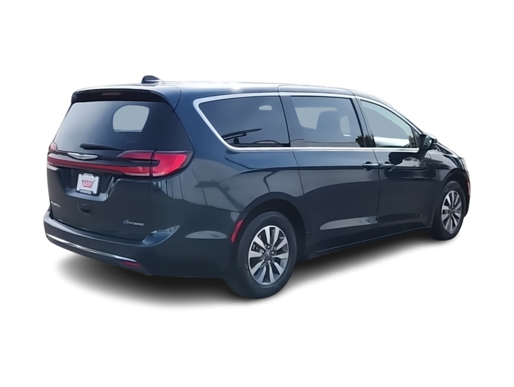 Thumbnail: 2023 Chrysler Pacifica - 24