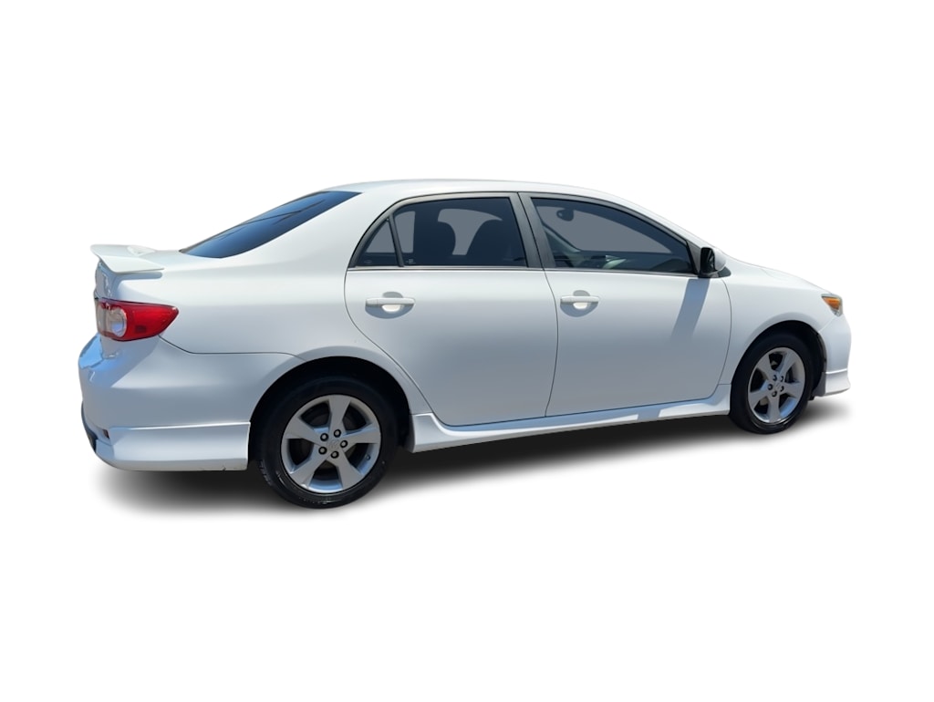 Thumbnail: 2013 Toyota Corolla - 23